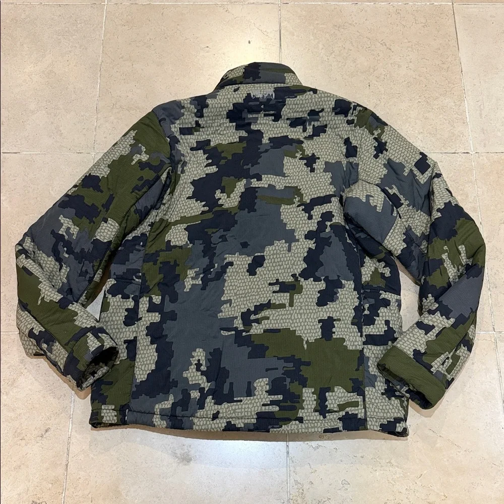 KUIU Men's Hunting Camouflage Jacket - Olive and Charcoal
